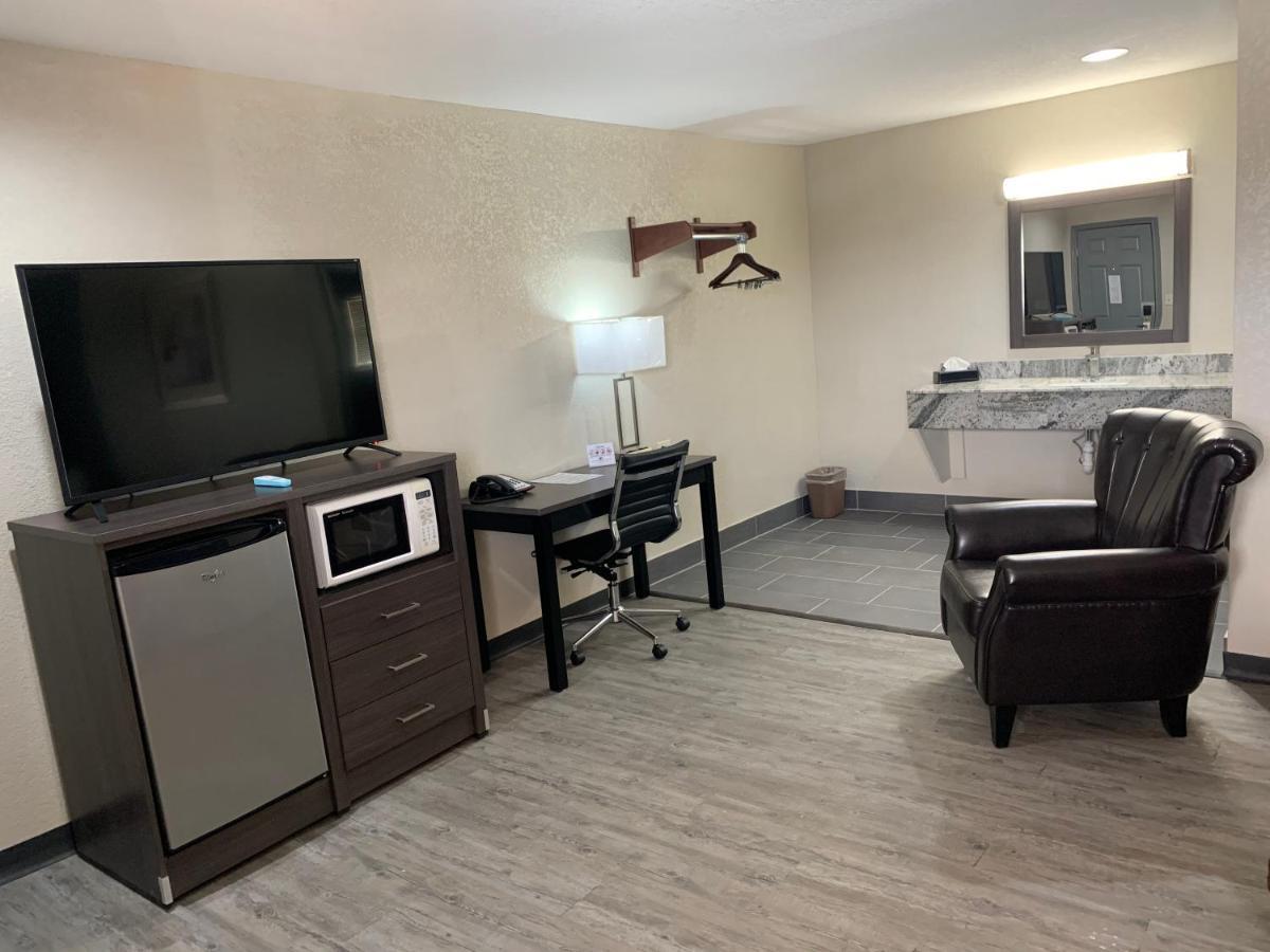 Crescent Park & Motel